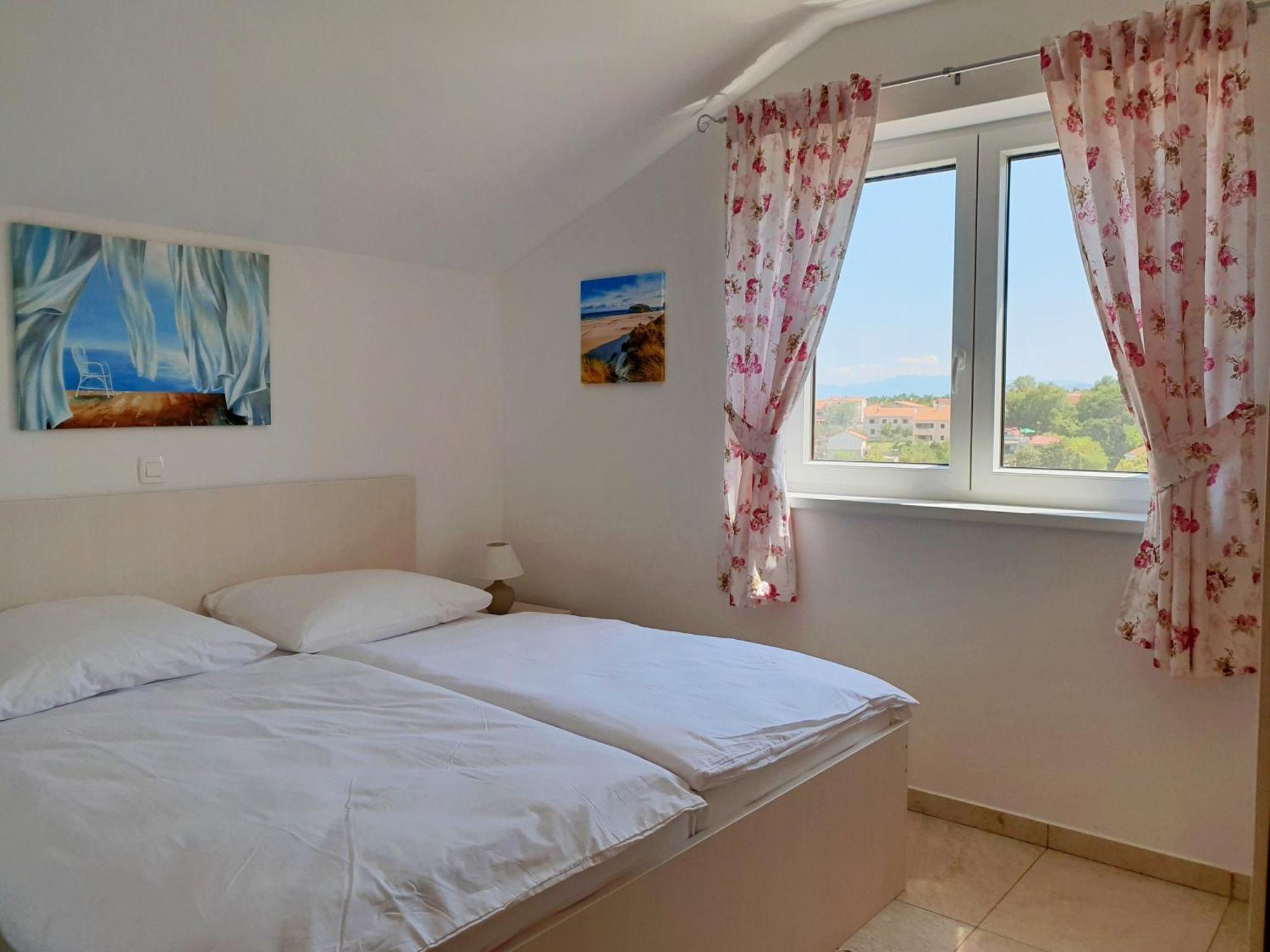 Apartments For Families With Children Silo, Krk - 18685 Екстериор снимка