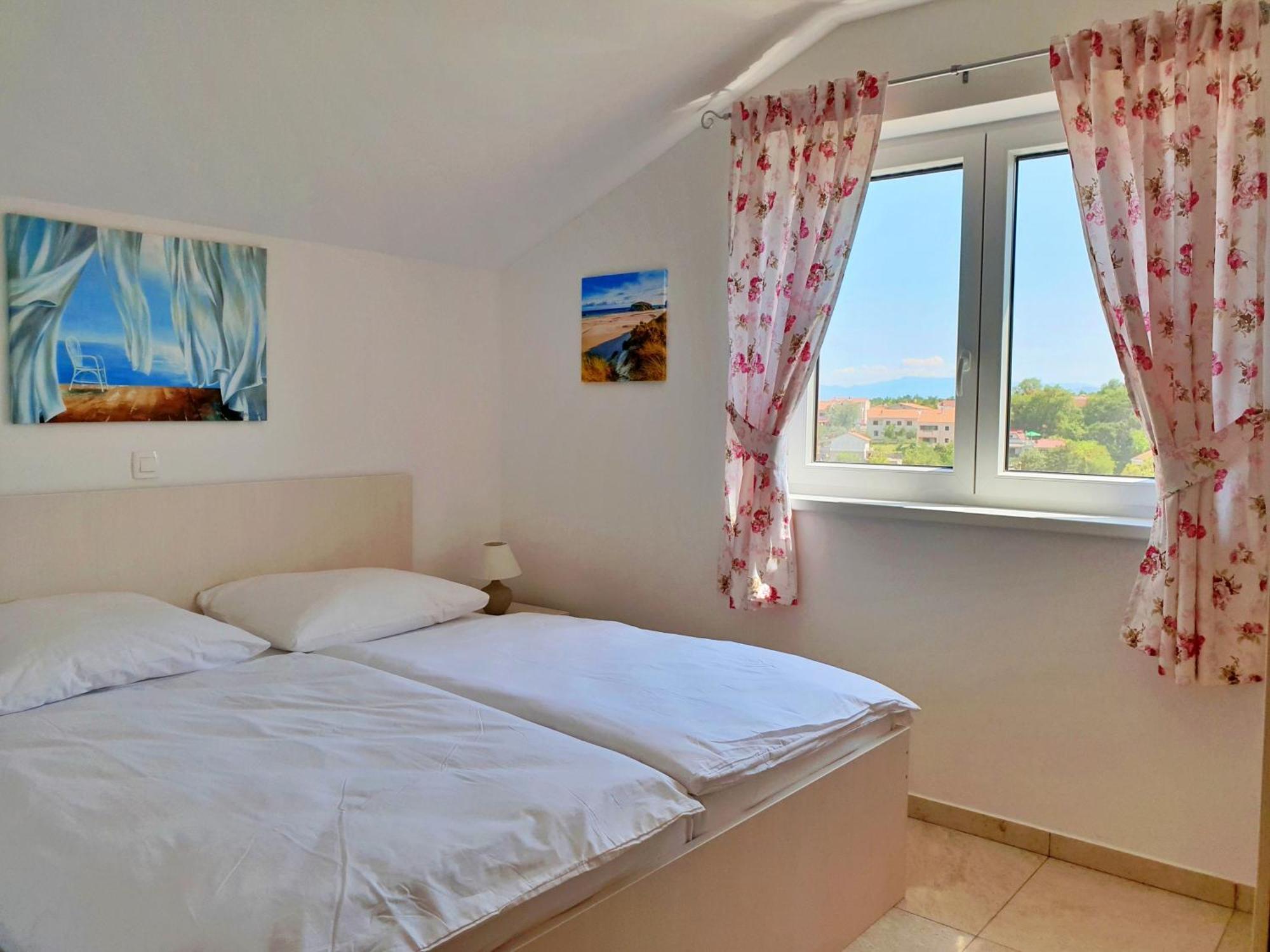 Apartments For Families With Children Silo, Krk - 18685 Екстериор снимка